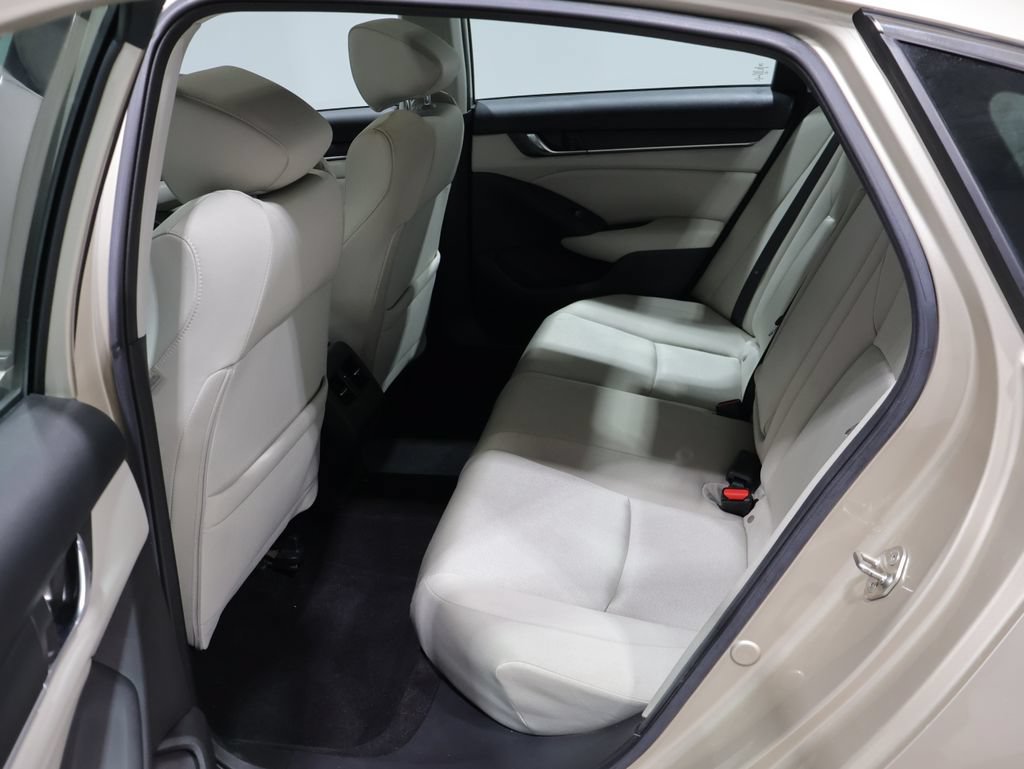 Used 2019 Honda Accord EX image 18