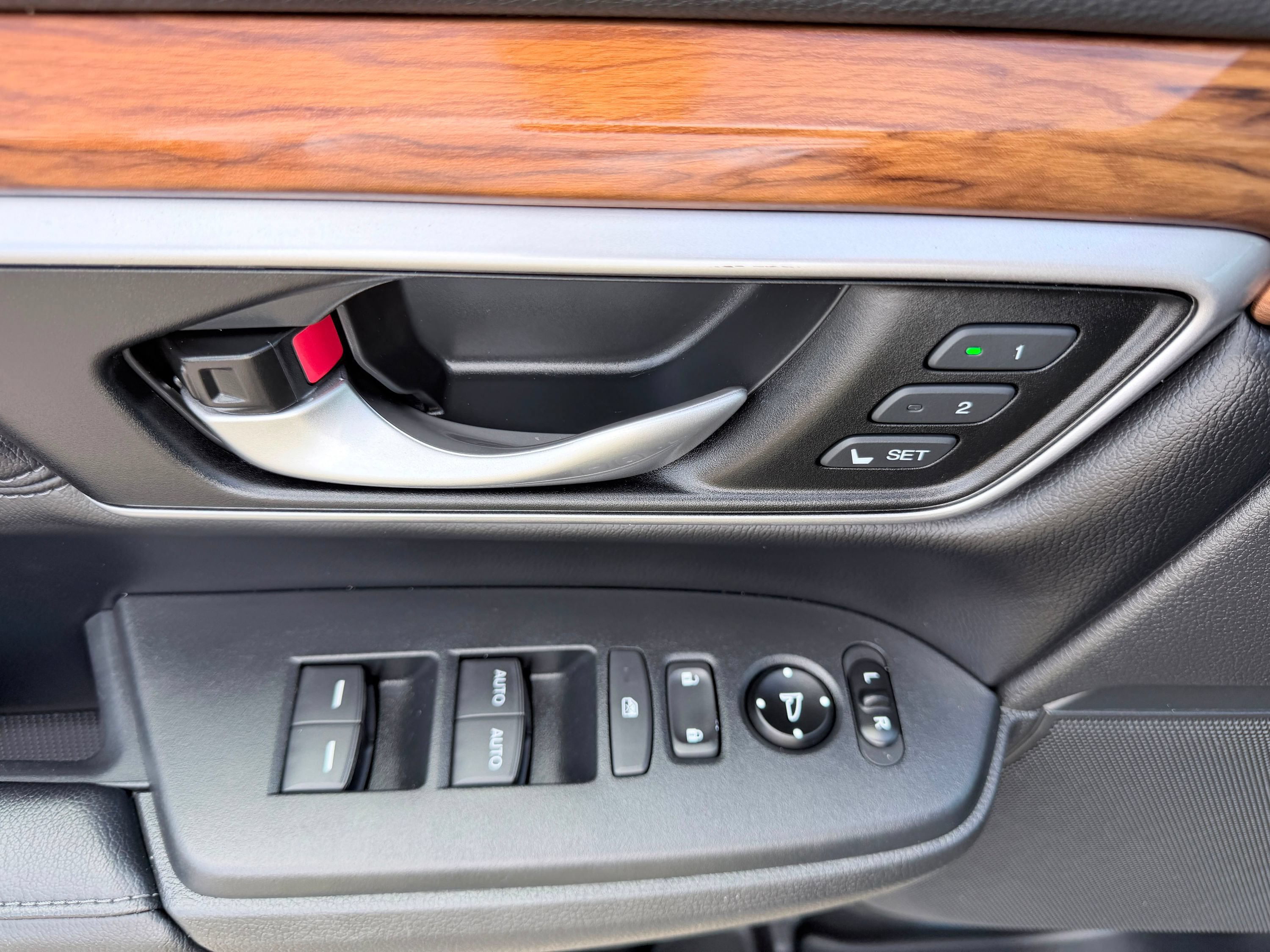 Used 2018 Honda CR-V Touring image 13