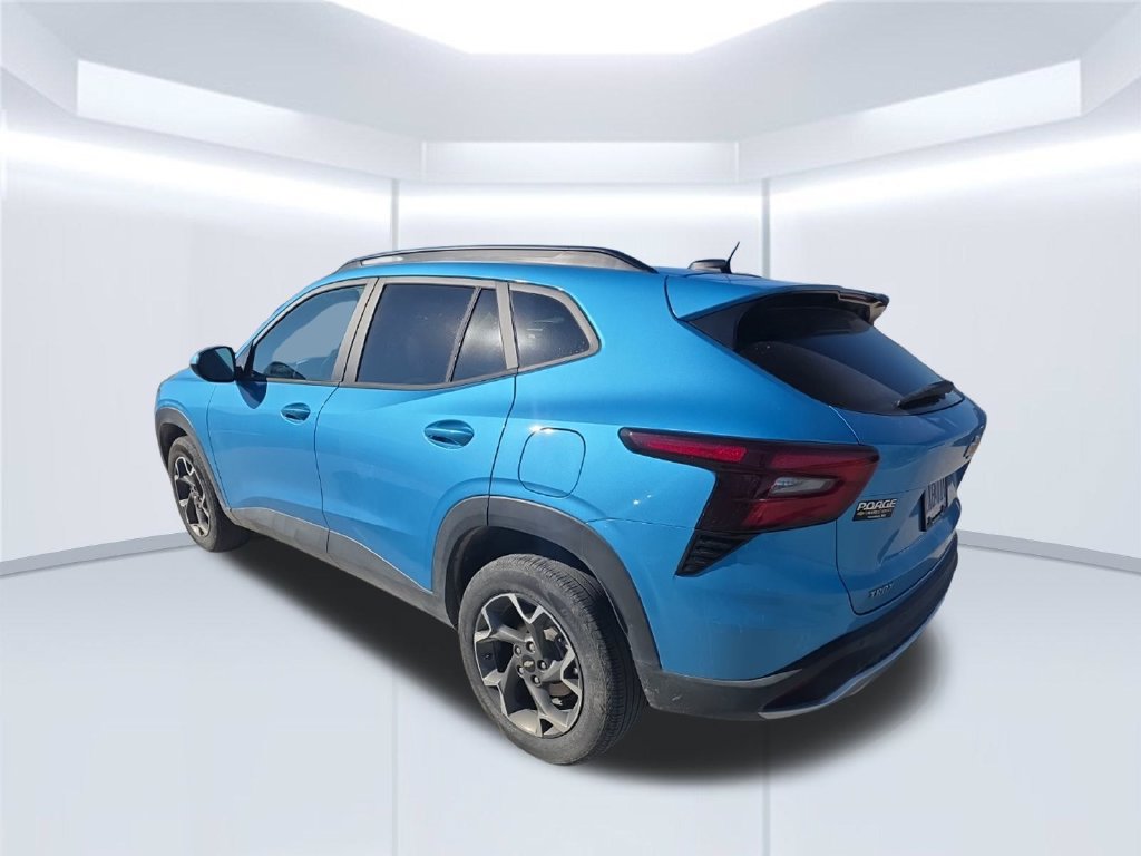 Used 2025 Chevrolet Trax LT w/ Driver Confidence Package FWD image 42