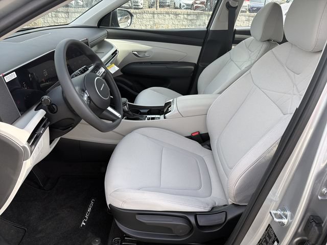 Certified 2026 Hyundai Tucson SE FWD image 9