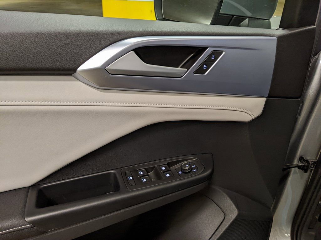New 2026 Volkswagen Taos SE AWD/4WD image 10