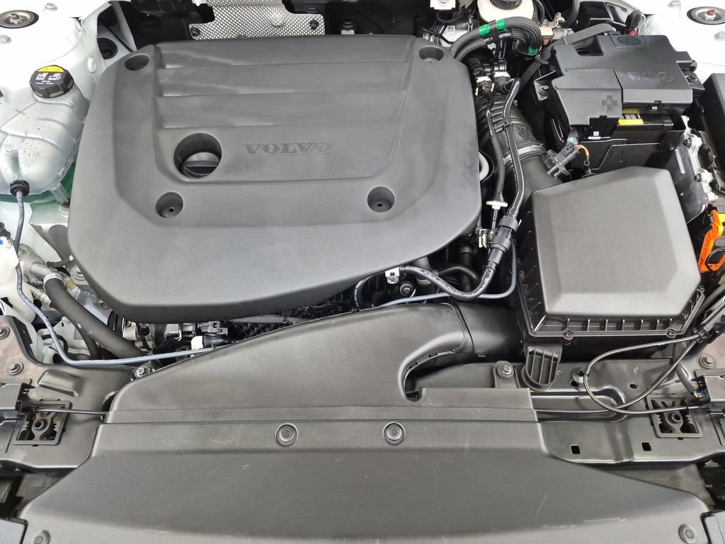 Used 2025 Volvo XC40 B5 Core AWD/4WD image 34