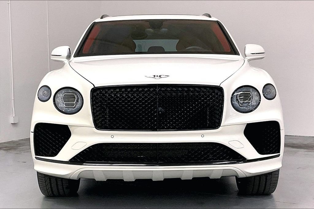 Used 2022 Bentley Bentayga AWD/4WD image 2