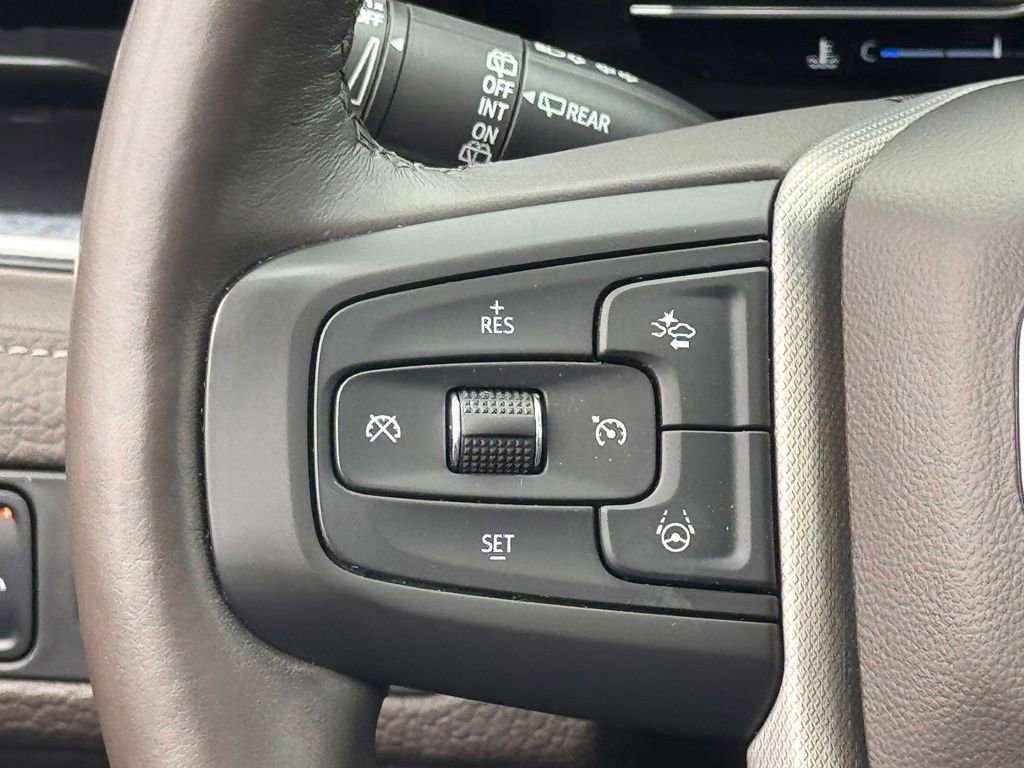 Used 2023 GMC Yukon XL Denali w/ Advanced Technology Package AWD/4WD image 23