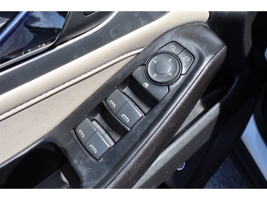 Used 2023 Chevrolet Traverse LT w/ LPO, Cargo Package AWD/4WD image 9