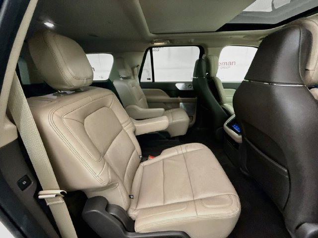 Used 2024 Lincoln Navigator L Reserve AWD/4WD image 30