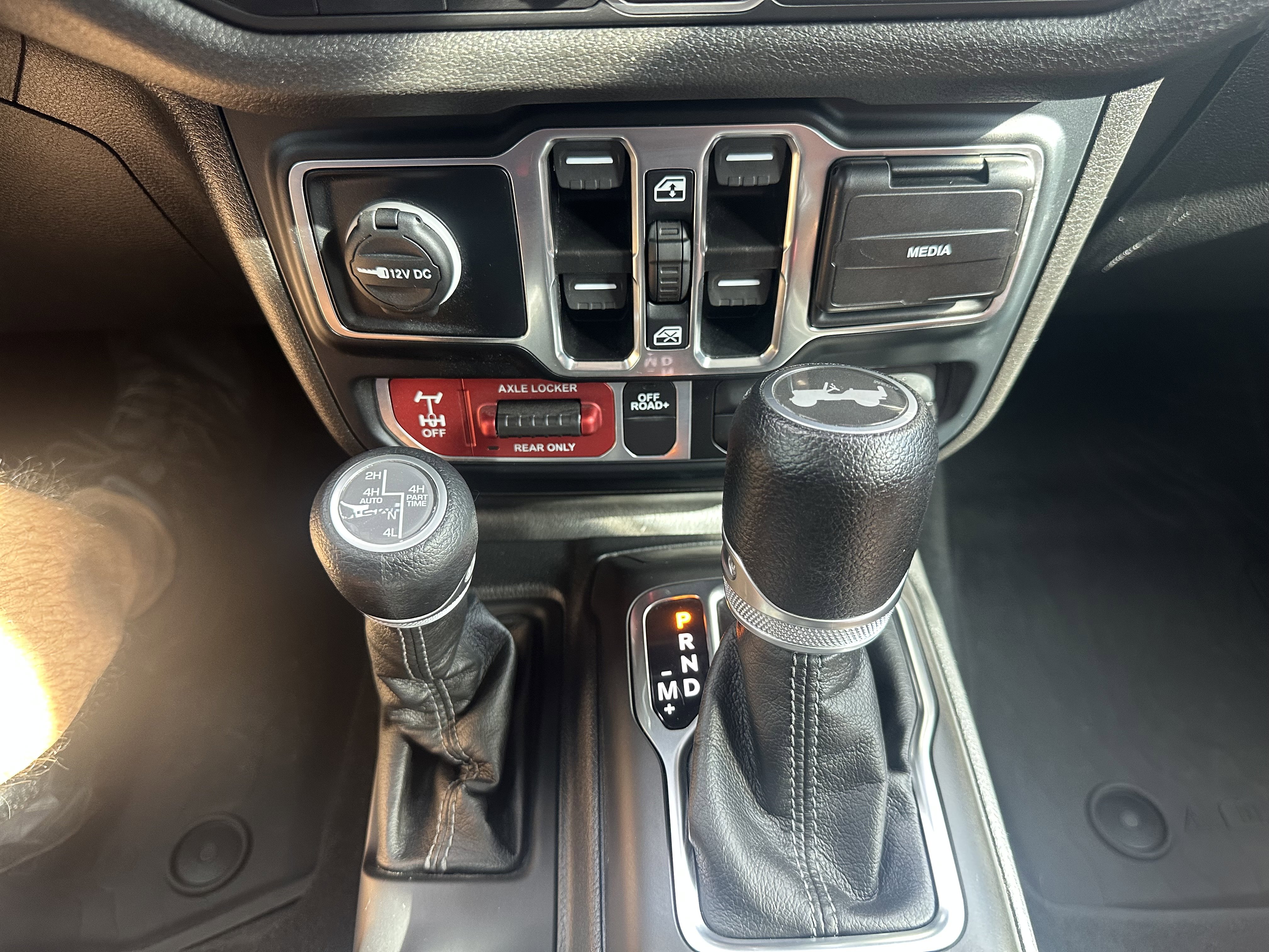 Used 2024 Jeep Wrangler Unlimited image 38