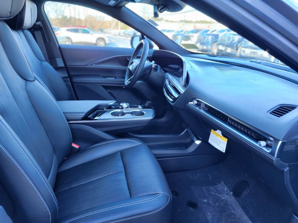 New 2026 Cadillac Lyriq Luxury w/ LPO, Floor Liner Package image 9