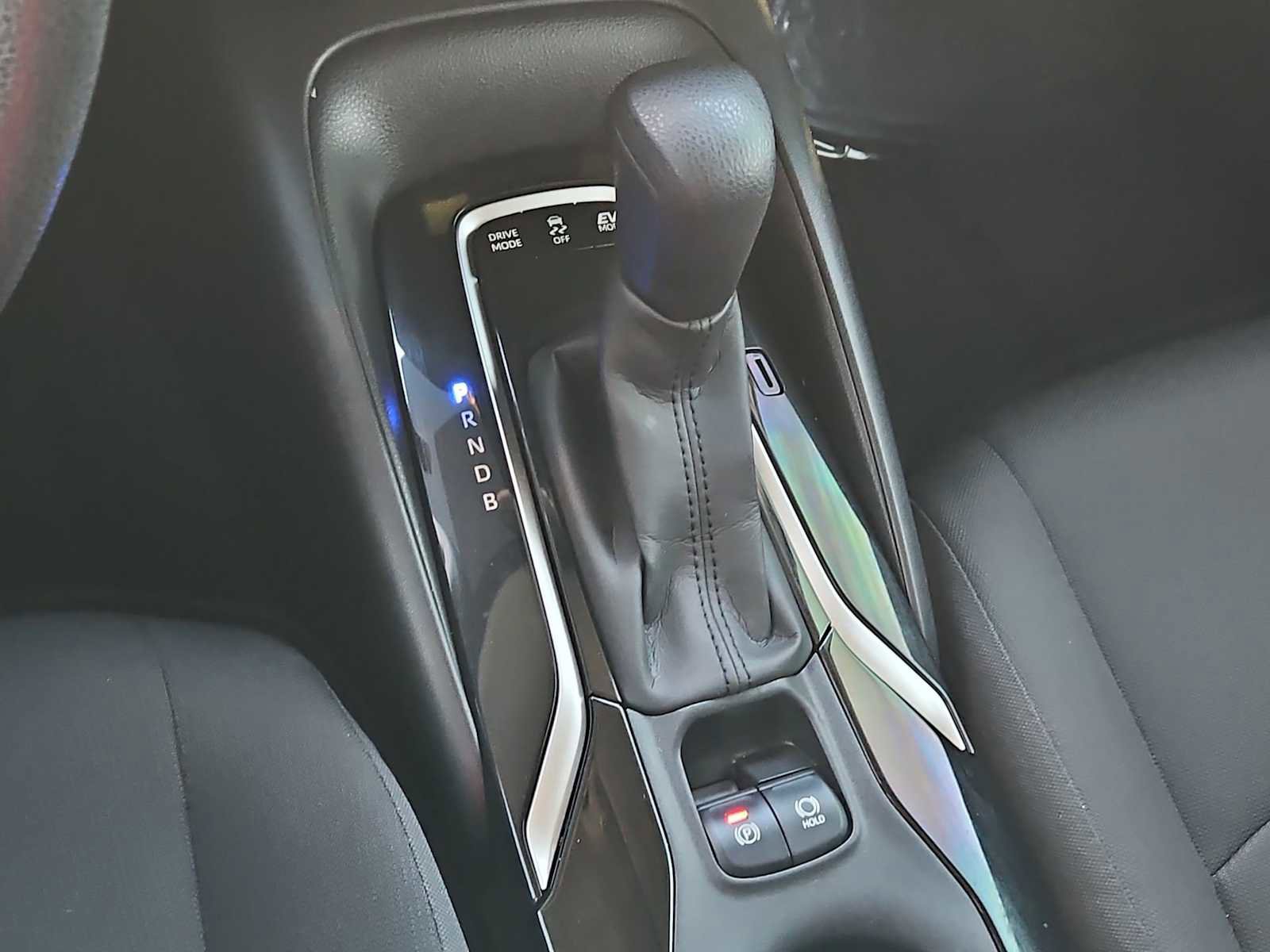 Used 2022 Toyota Corolla LE image 29