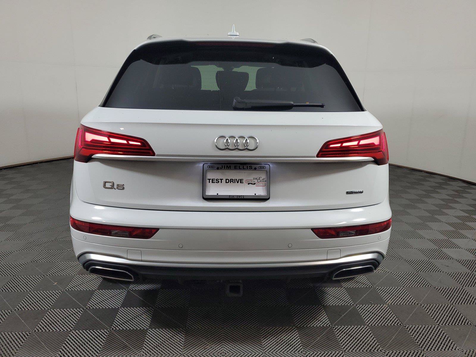 Used 2023 Audi Q5 2.0T Premium Plus w/ Premium Plus Package AWD/4WD image 5