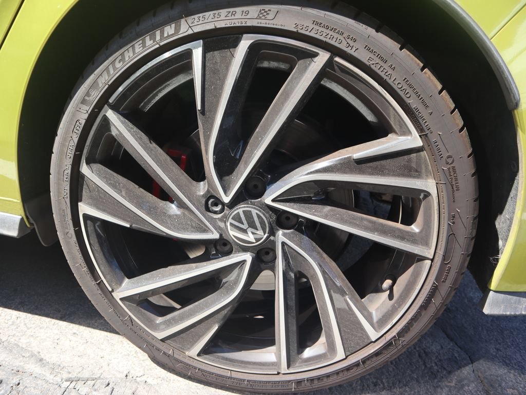 Used 2022 Volkswagen GTI Autobahn FWD image 17