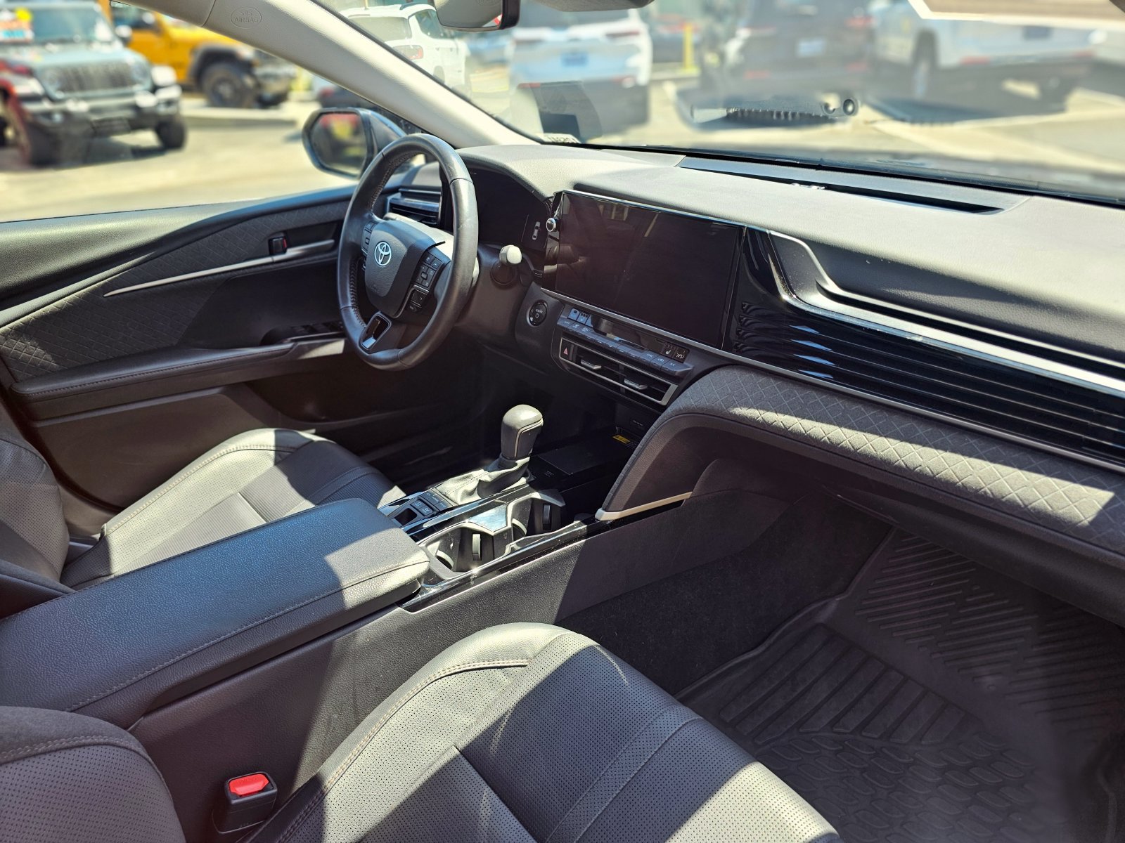 Used 2025 Toyota Camry XLE FWD image 29