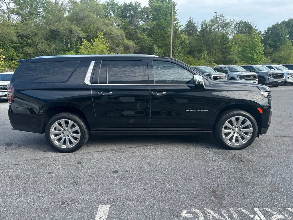 Used 2023 Chevrolet Suburban Premier AWD/4WD image 4