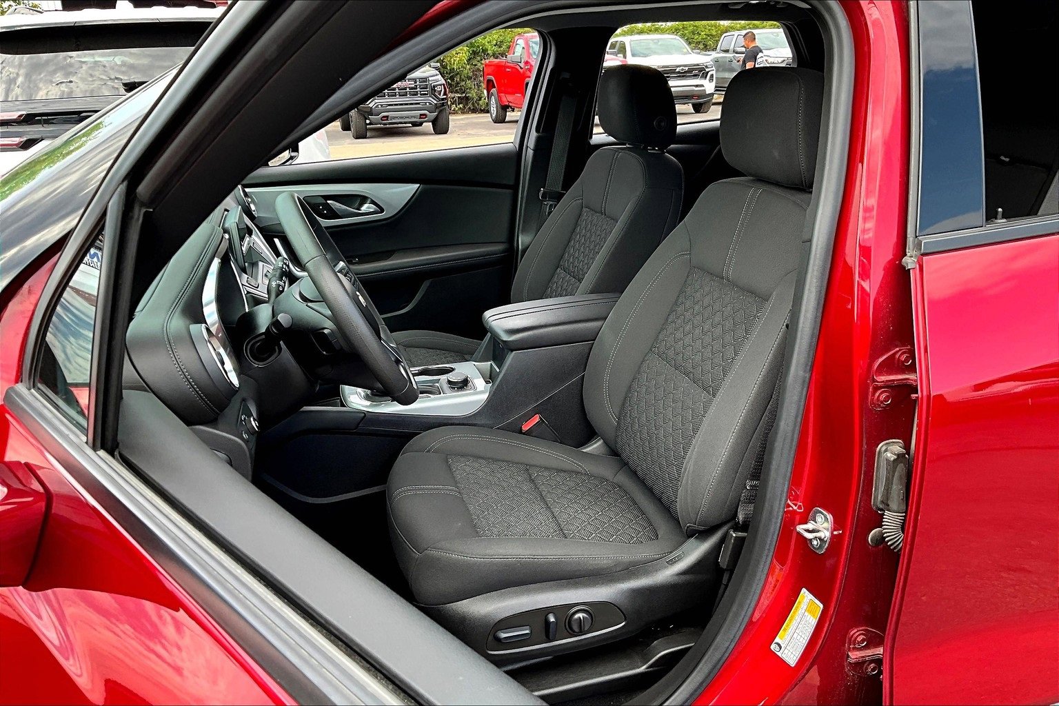 Used 2022 Chevrolet Blazer LT image 25