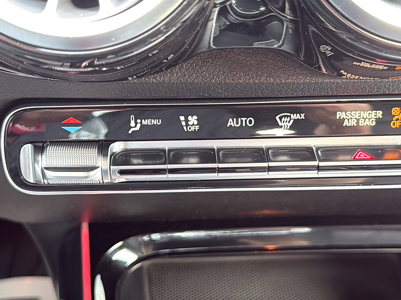 Used 2021 Mercedes-Benz GLB 250 4MATIC image 18