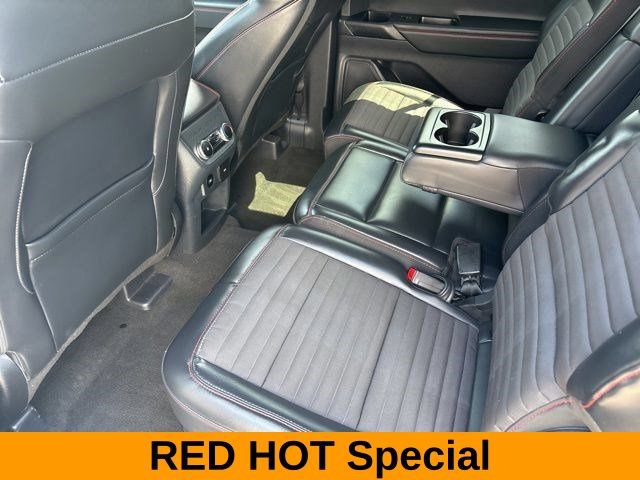 Used 2025 Ford Explorer ST-Line w/ ST-Line Street Pack AWD/4WD image 31