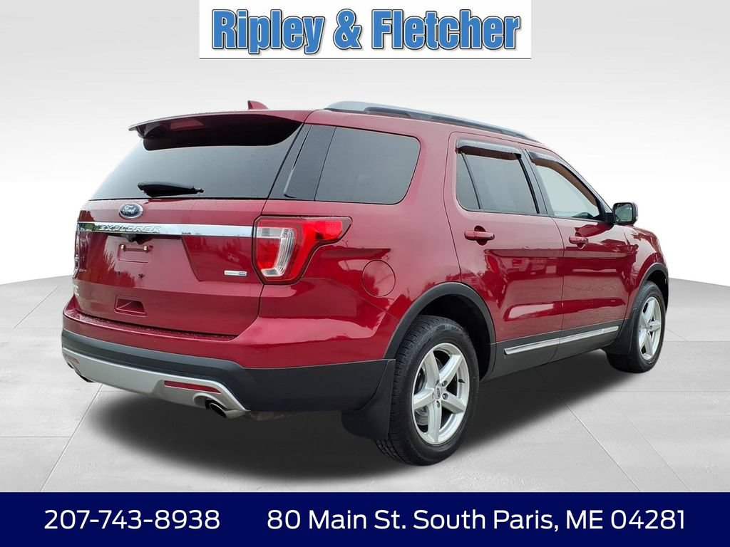Used 2017 Ford Explorer XLT w/ Equipment Group 202A AWD/4WD image 6