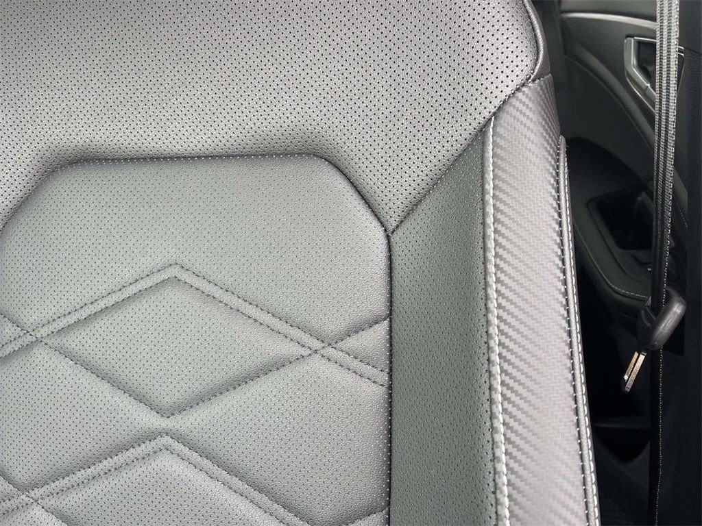 New 2026 Volkswagen Atlas Cross Sport SE FWD image 16