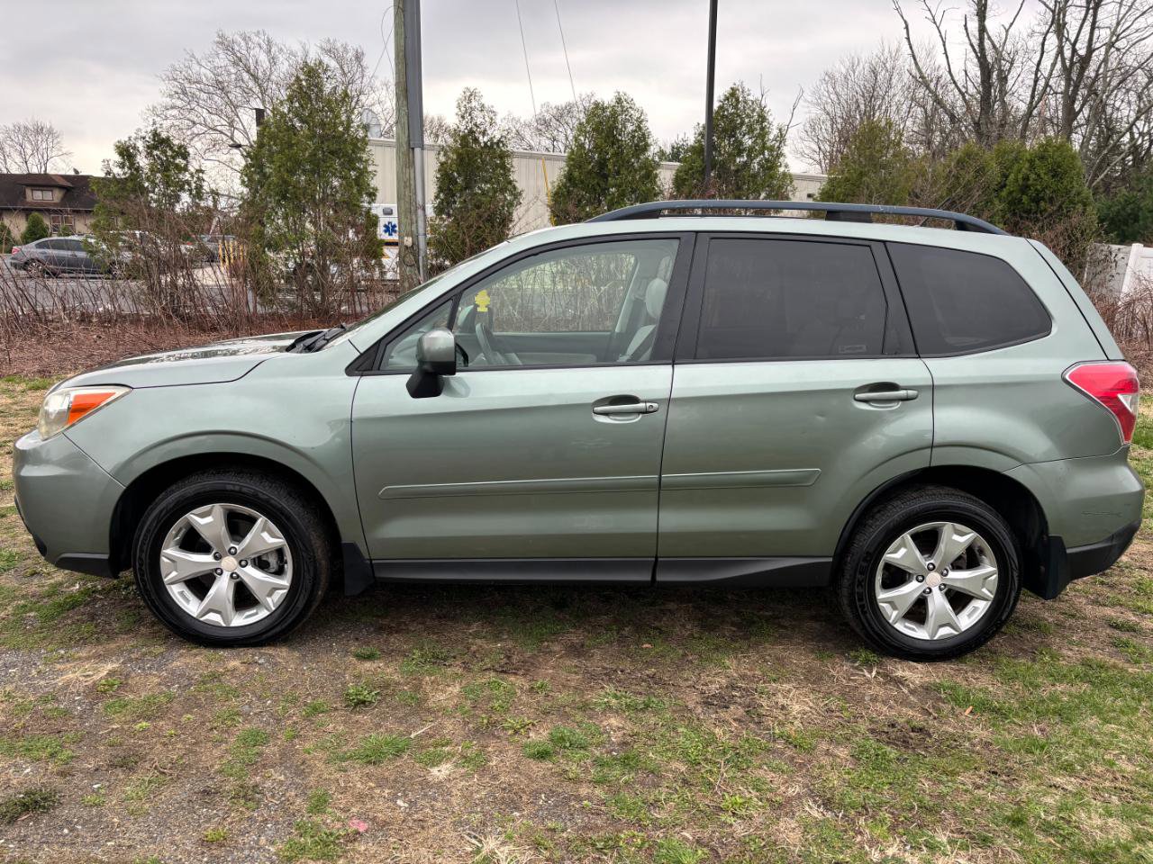 Used 2014 Subaru Forester 2.5i Premium w/ All-Weather Package image 8