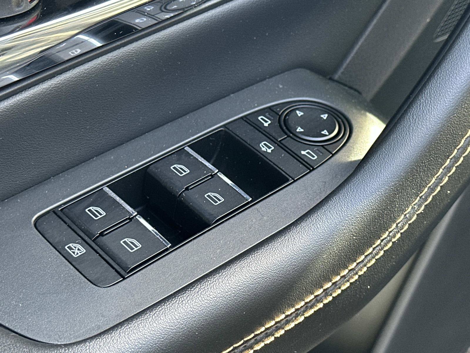 Used 2025 MAZDA CX-70 Plug-In Hybrid w/ Premium Plus image 17