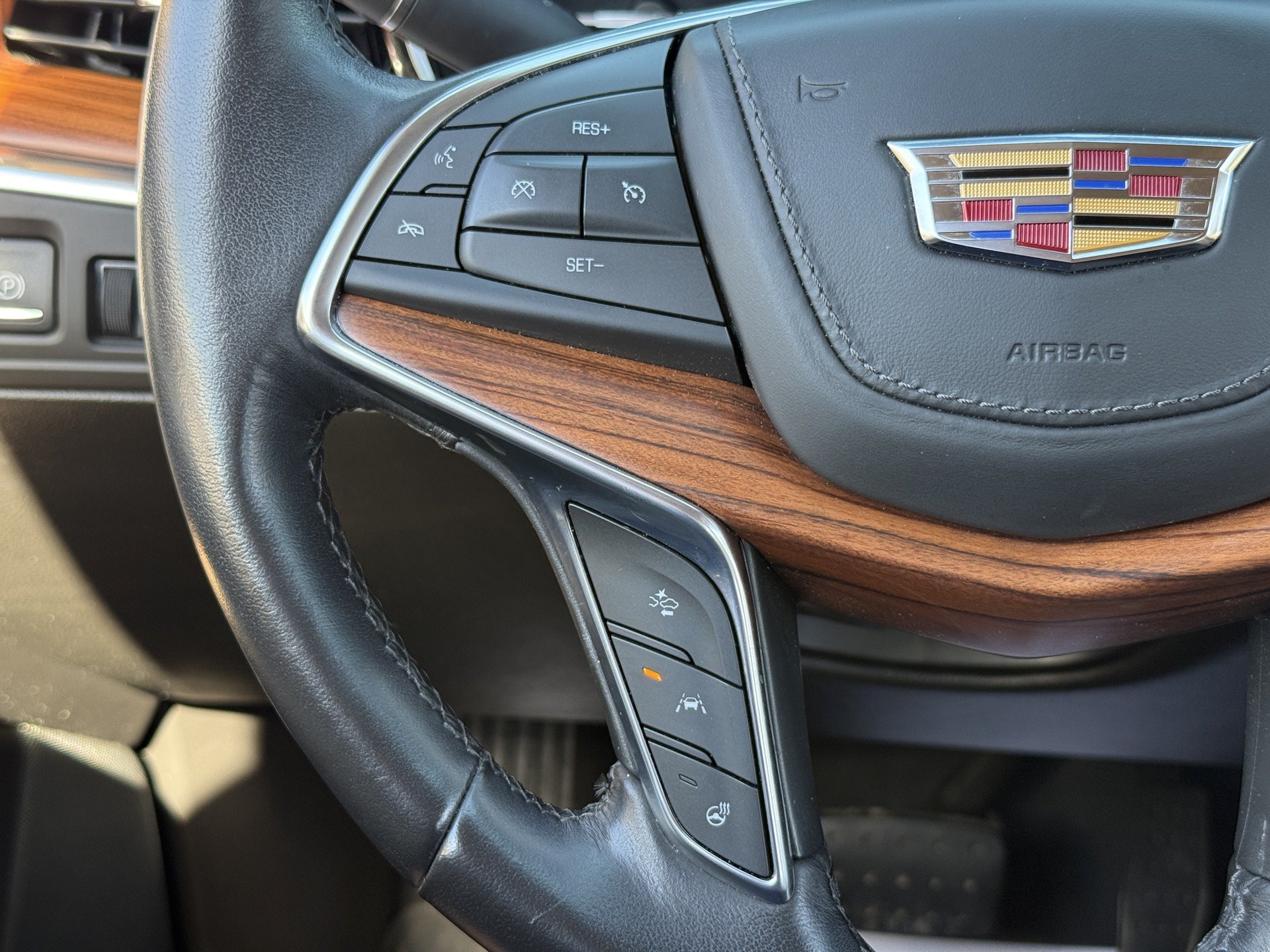 Used 2019 Cadillac XT5 Platinum AWD/4WD image 22