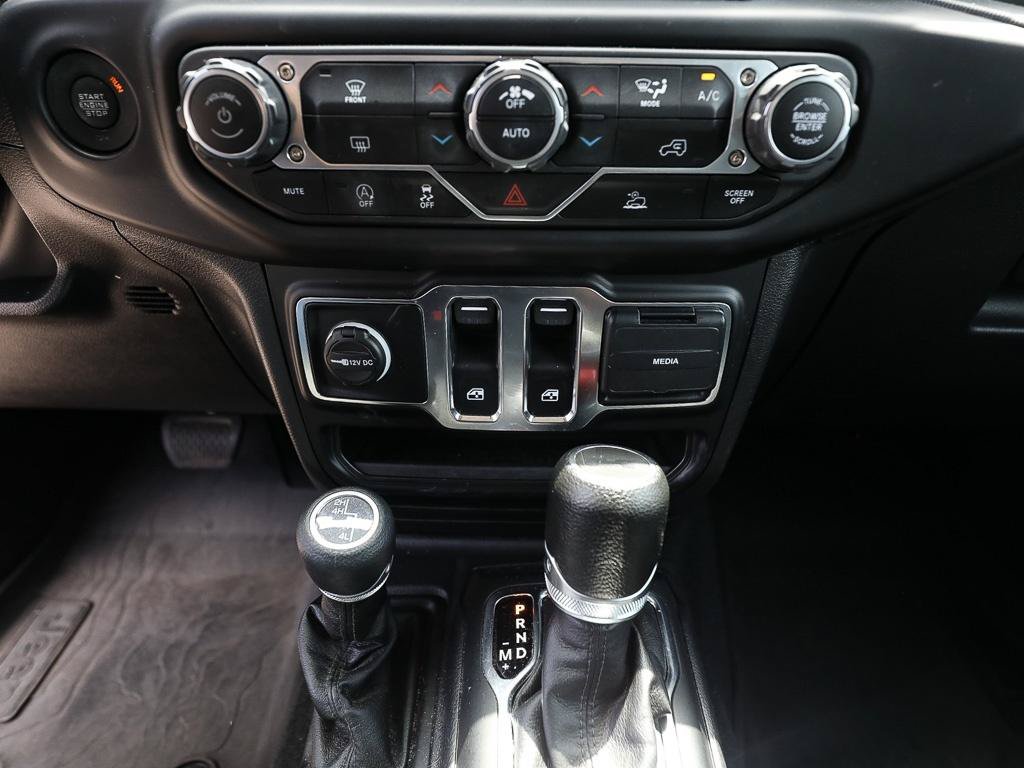 Used 2023 Jeep Wrangler Sport AWD/4WD image 19