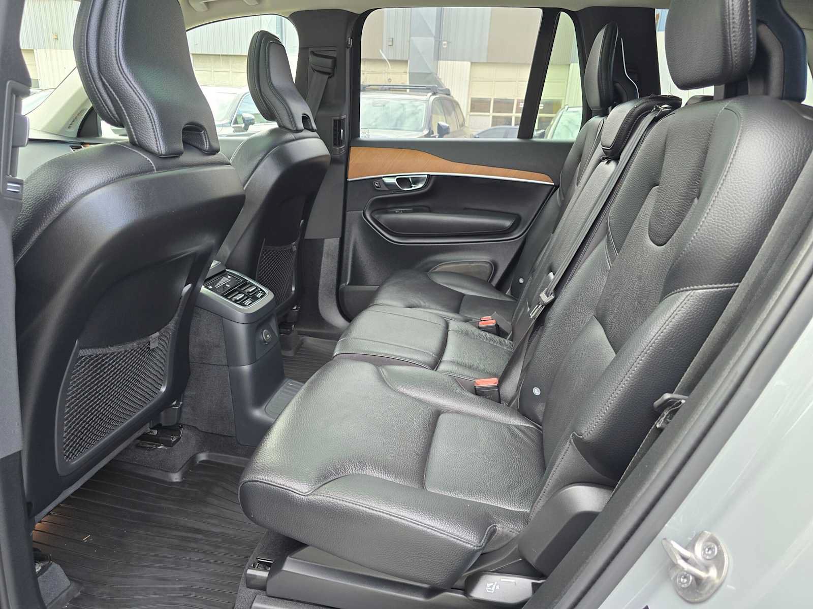 Used 2024 Volvo XC90 T8 Plus w/ Protection Package Premier AWD/4WD image 16