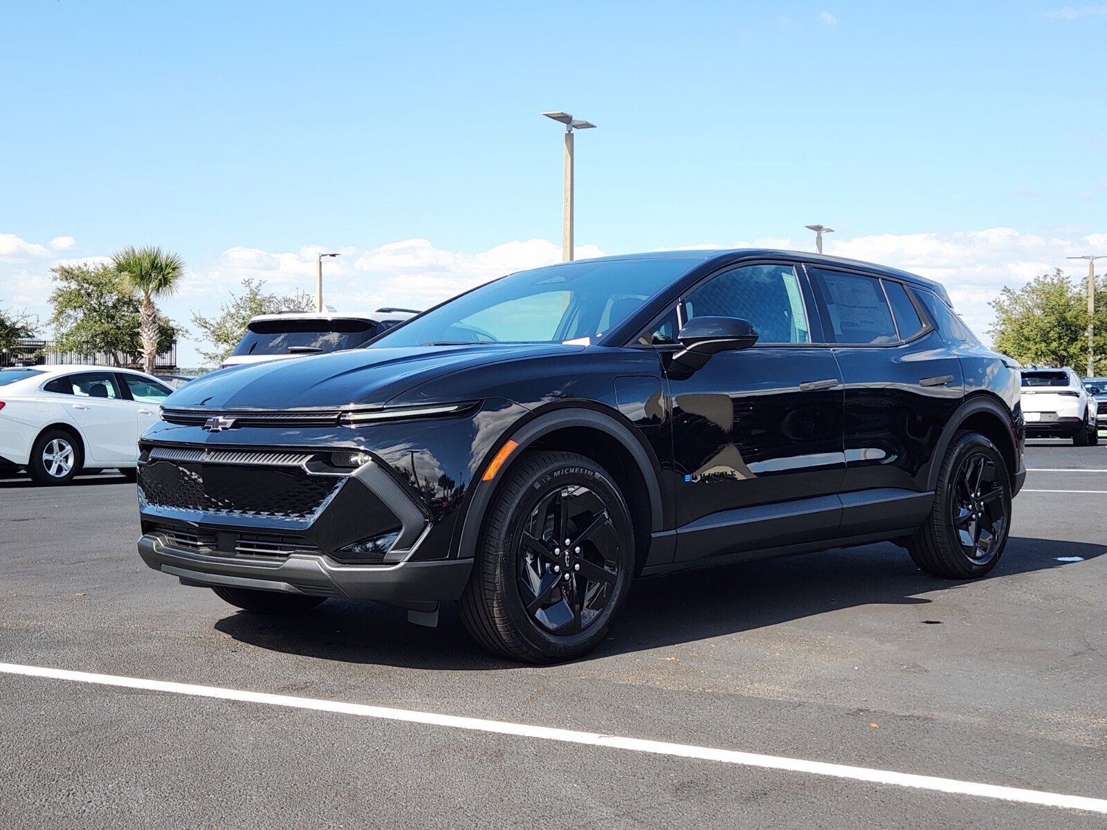 New 2026 Chevrolet Equinox EV LT w/ Comfort Package AWD/4WD image 2