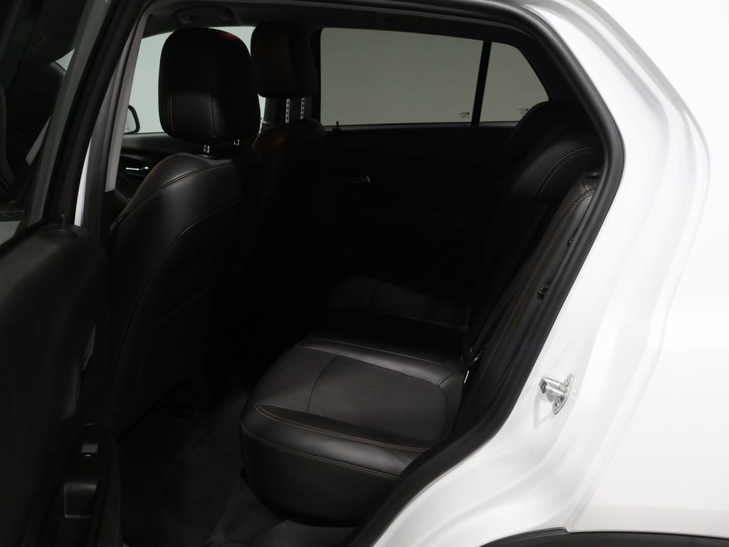 Used 2020 Chevrolet Trax LT w/ LT Convenience Package image 19