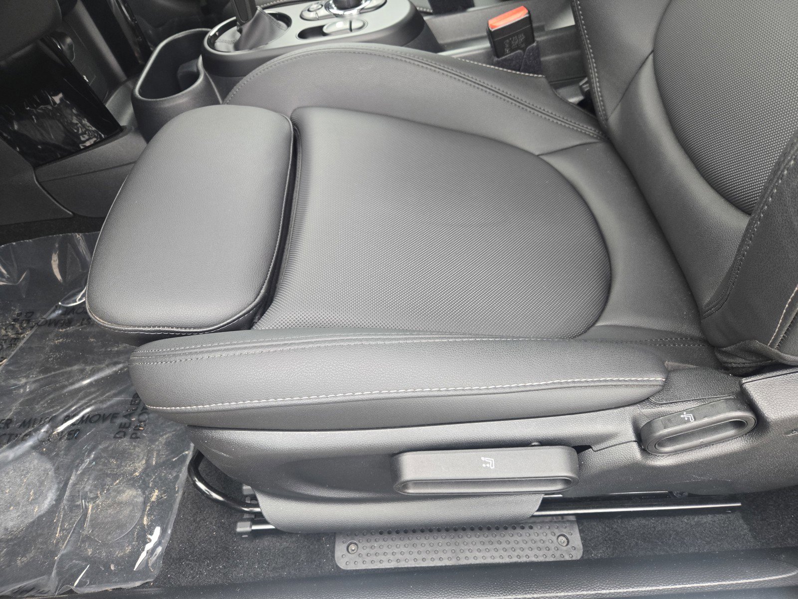 Used 2024 MINI Cooper SE image 15