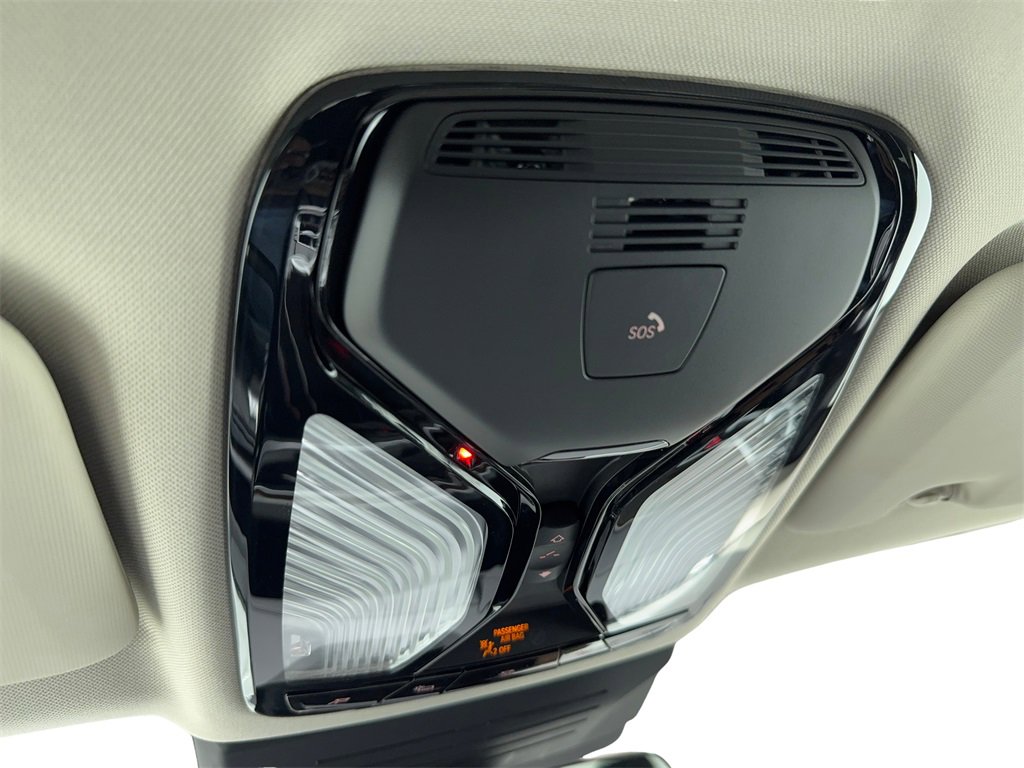 Used 2024 BMW X7 xDrive40i image 39