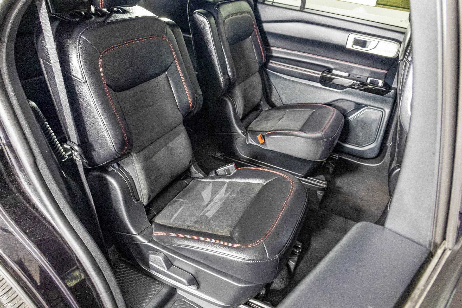 Used 2023 Ford Explorer ST-Line AWD/4WD image 47
