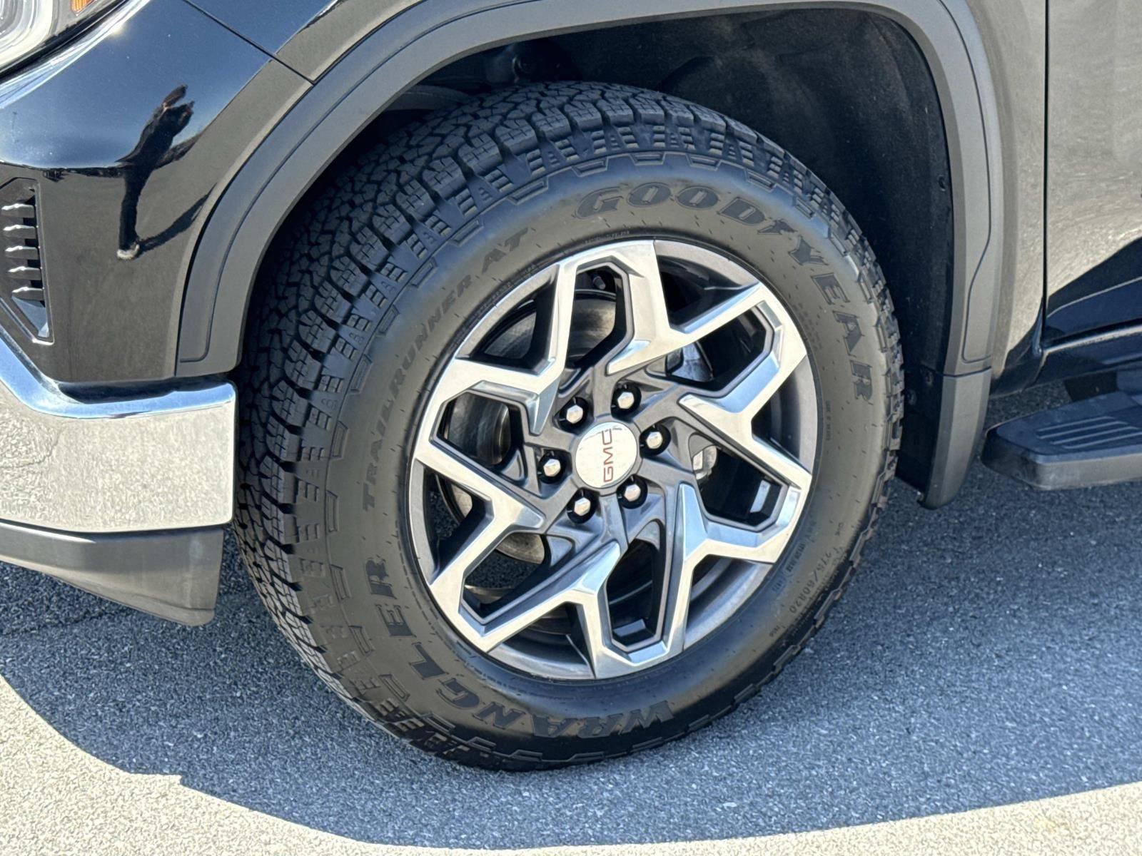 Used 2023 GMC Sierra 1500 SLT w/ SLT Premium Package image 28