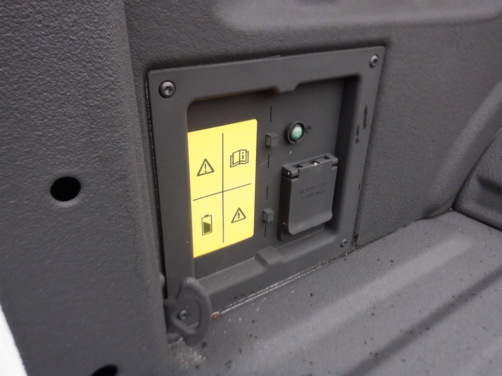 Used 2023 Ford F150 Lightning XLT image 8