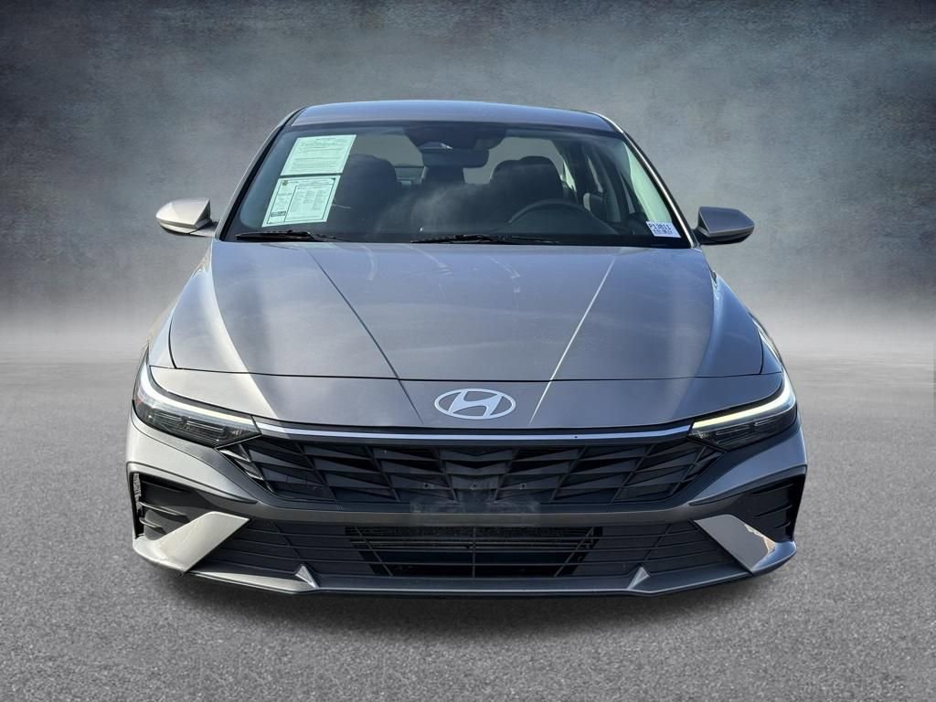 Used 2024 Hyundai Elantra SEL image 9