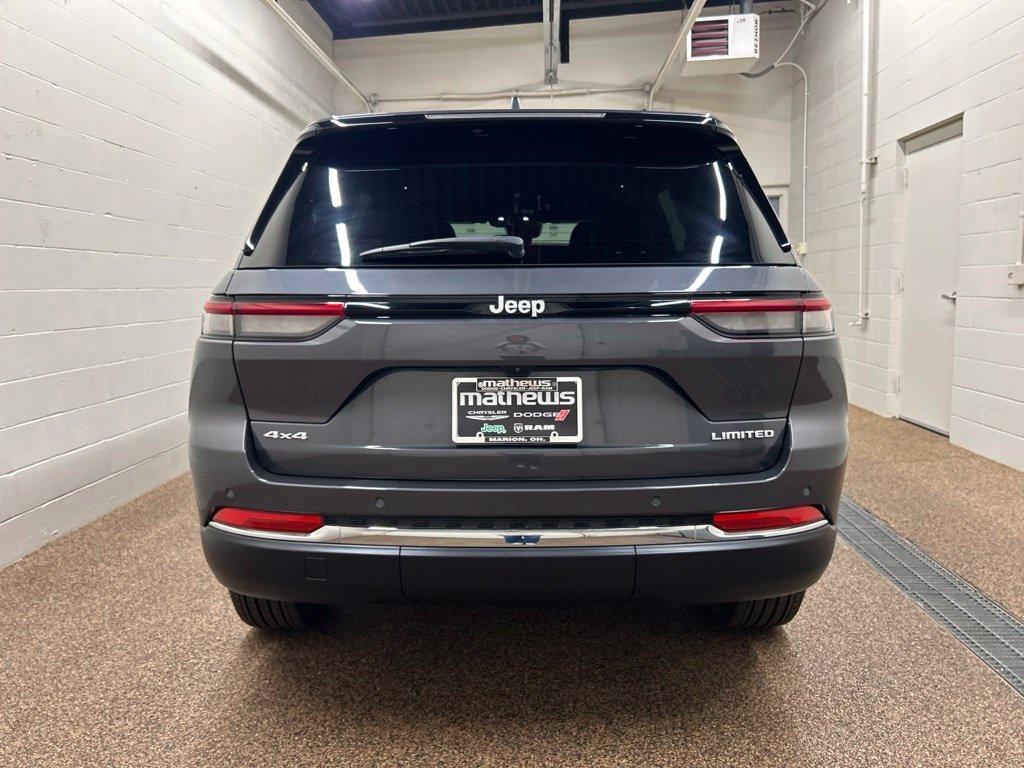 Used 2025 Jeep Grand Cherokee Limited AWD/4WD image 3