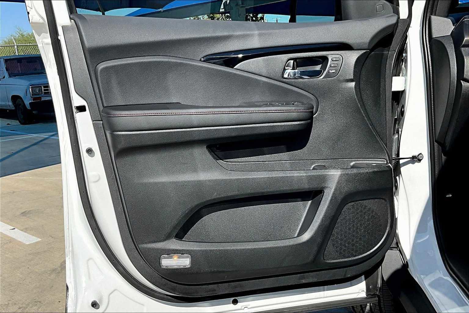 New 2026 Honda Ridgeline Black Edition image 10