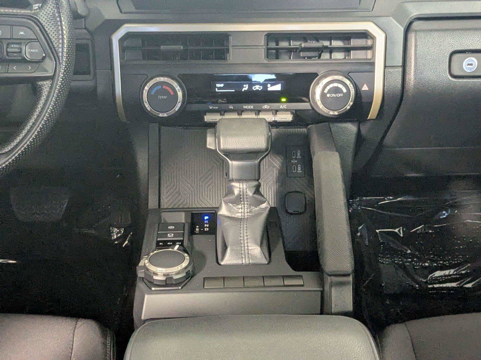 Used 2025 Toyota Tacoma SR AWD/4WD image 41