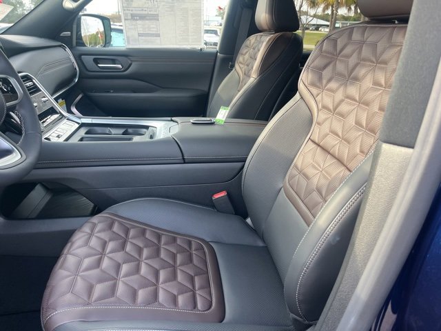 New 2025 Nissan Armada Platinum Reserve image 8