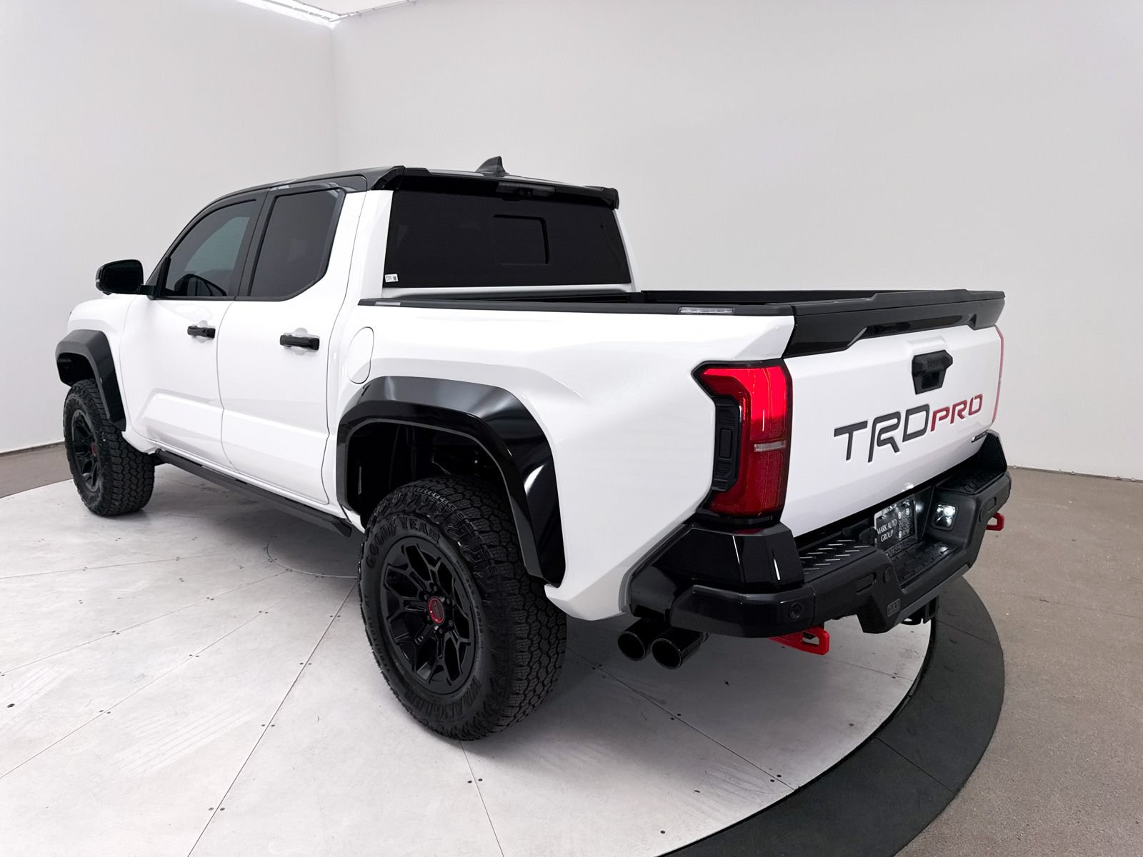Used 2025 Toyota Tacoma TRD Pro AWD/4WD image 18