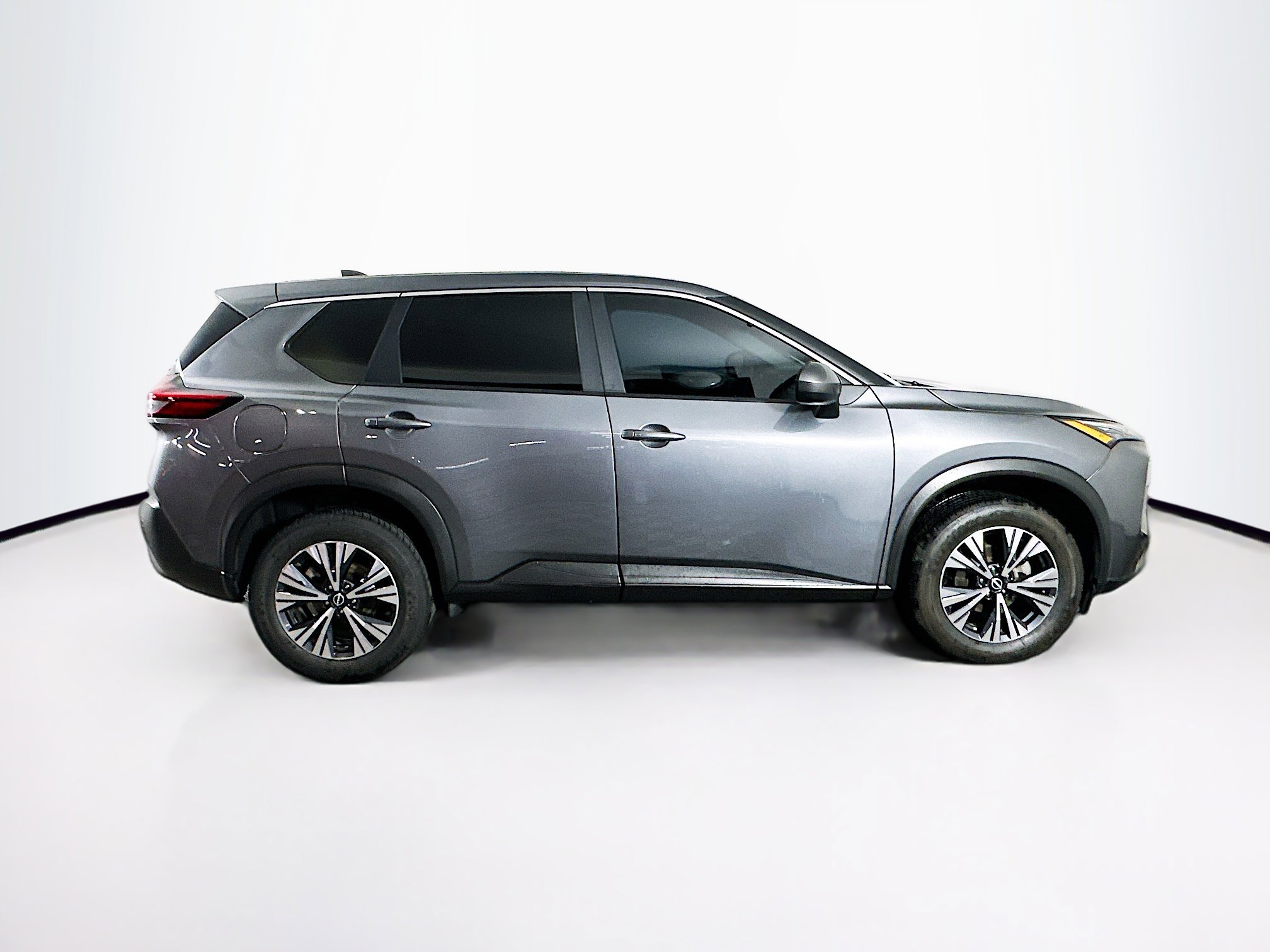 Used 2023 Nissan Rogue SV image 10