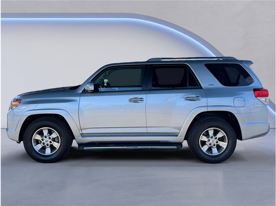 Used 2011 Toyota 4Runner SR5 w/ Convenience Pkg image 3
