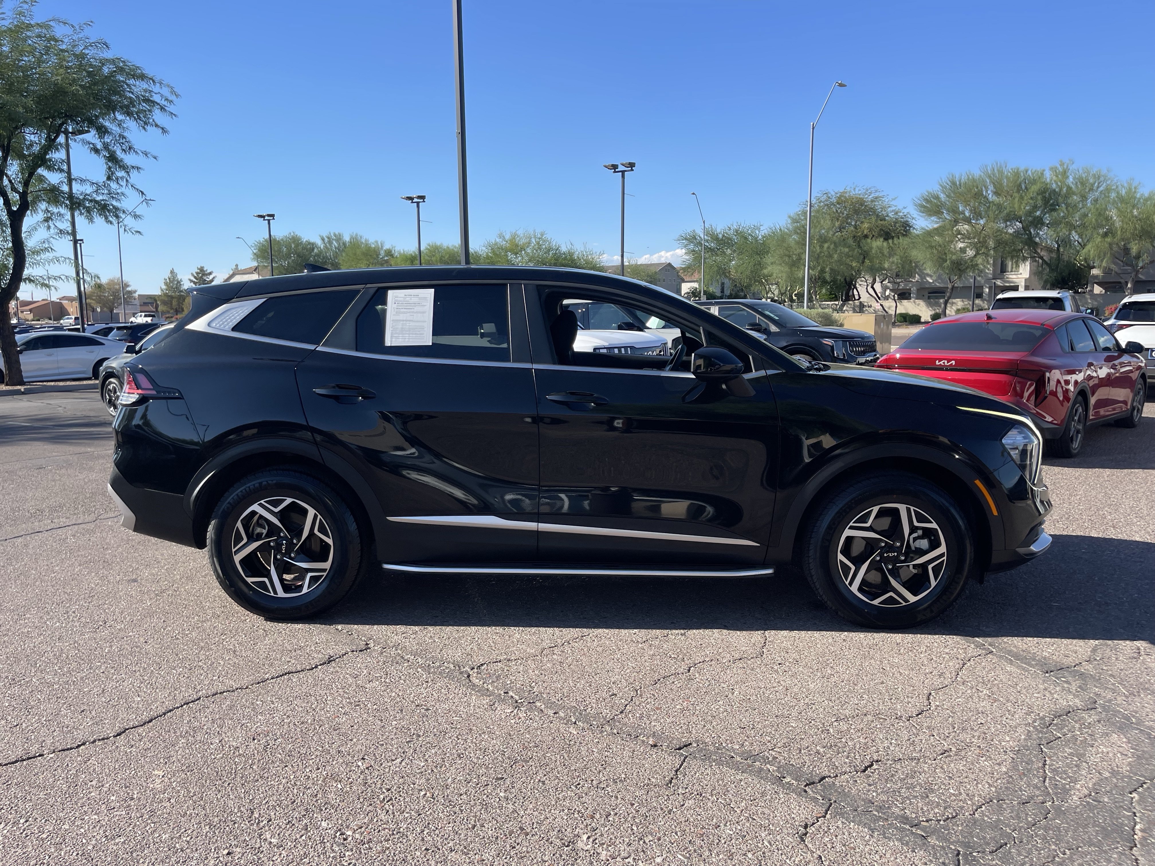 Used 2023 Kia Sportage LX AWD/4WD image 2