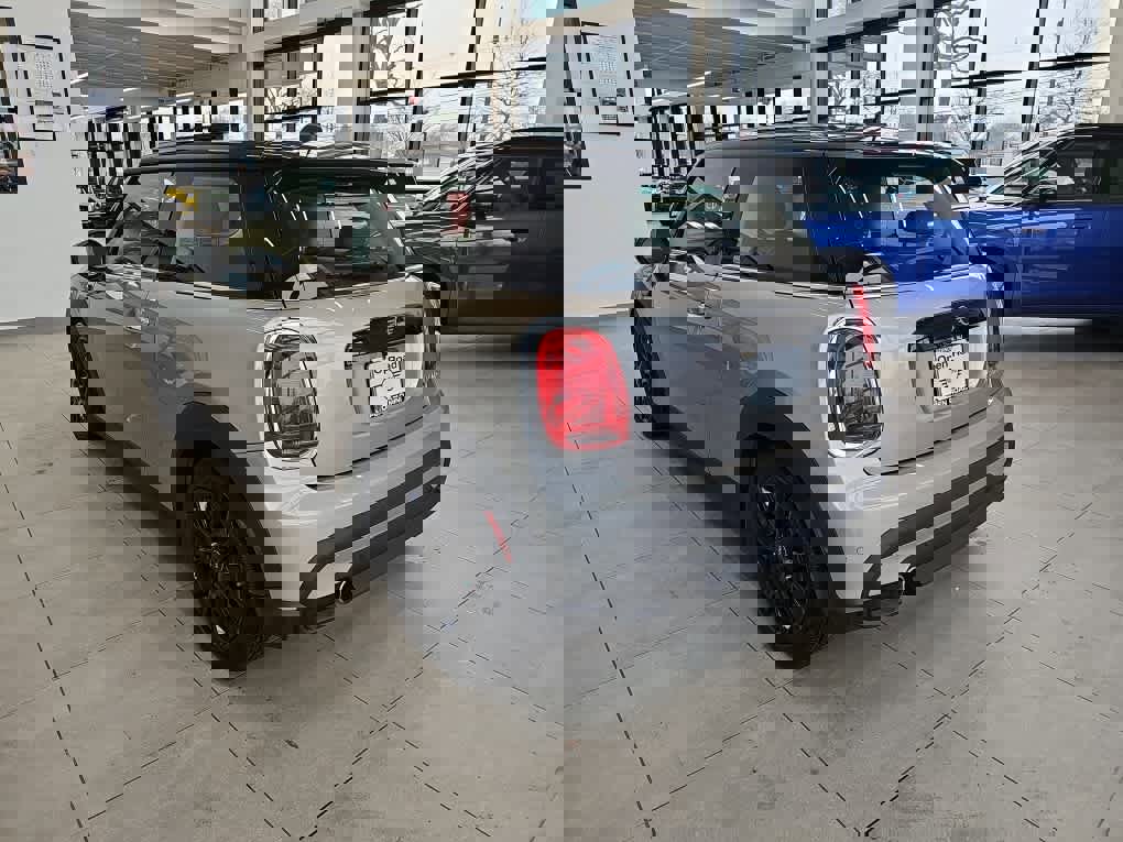 Certified 2024 MINI Cooper 2-Door Hardtop image 8