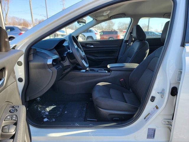 Used 2024 Nissan Altima 2.5 SV image 18