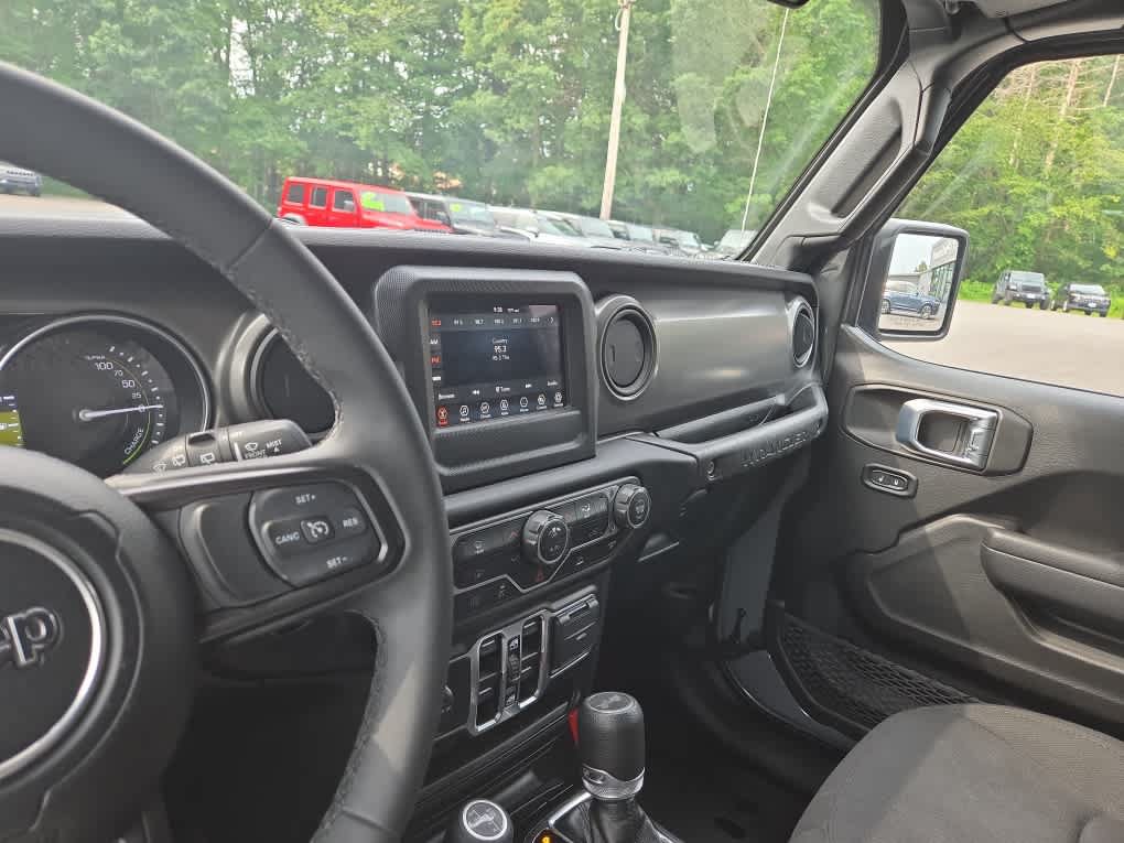 Used 2023 Jeep Wrangler Unlimited w/ Convenience Group AWD/4WD image 25