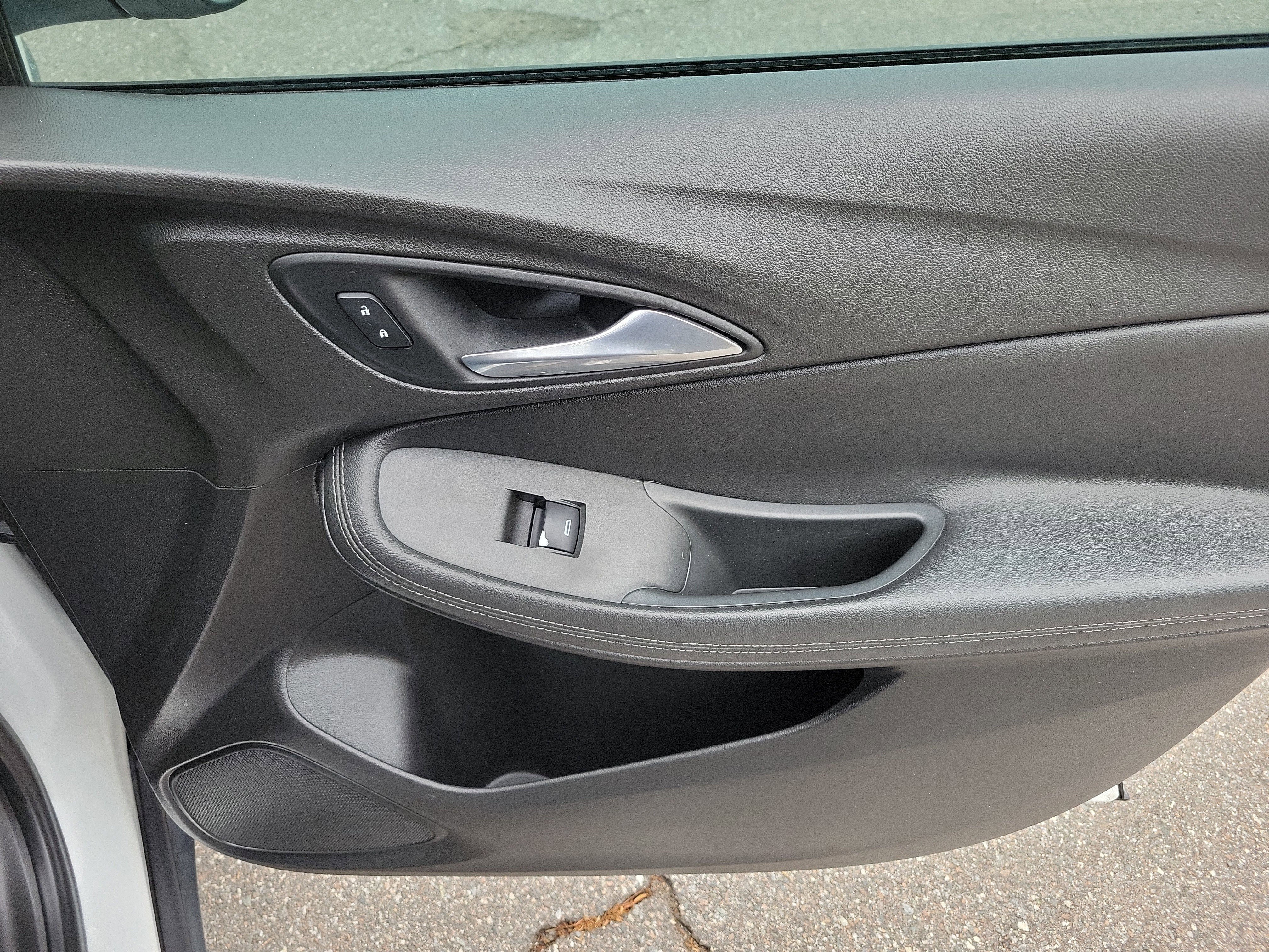 Used 2020 Buick Encore GX Select FWD image 9