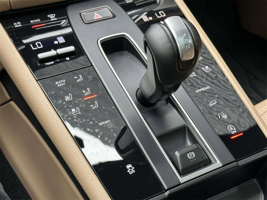 Certified 2025 Porsche Macan image 27