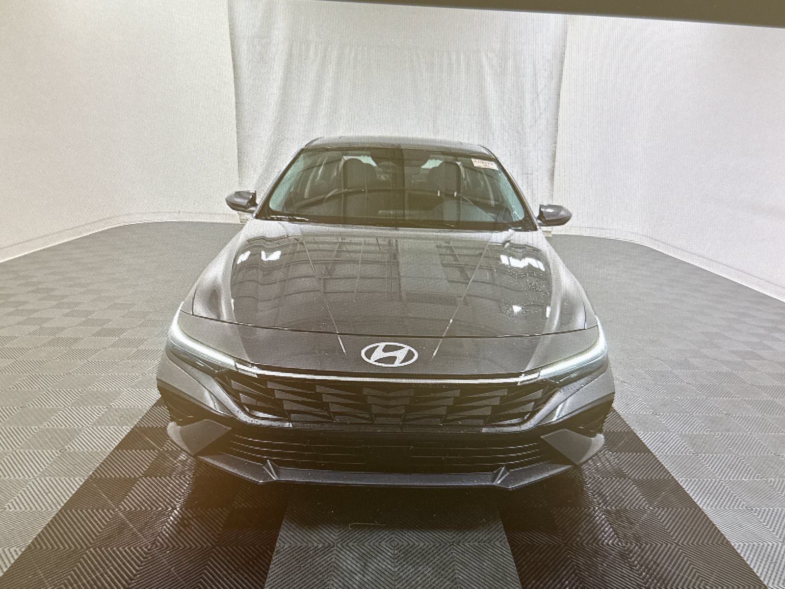 Used 2026 Hyundai Elantra Limited FWD image 15