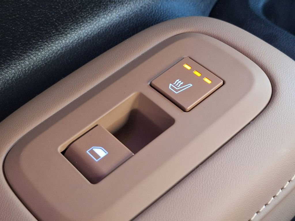 New 2025 Hyundai Santa Fe Limited image 17